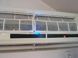 ナノダイヤモンド施工エアコンクリーニング掃除前